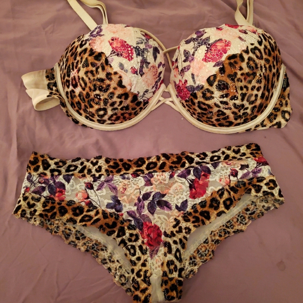 Matching pink set, leopard print